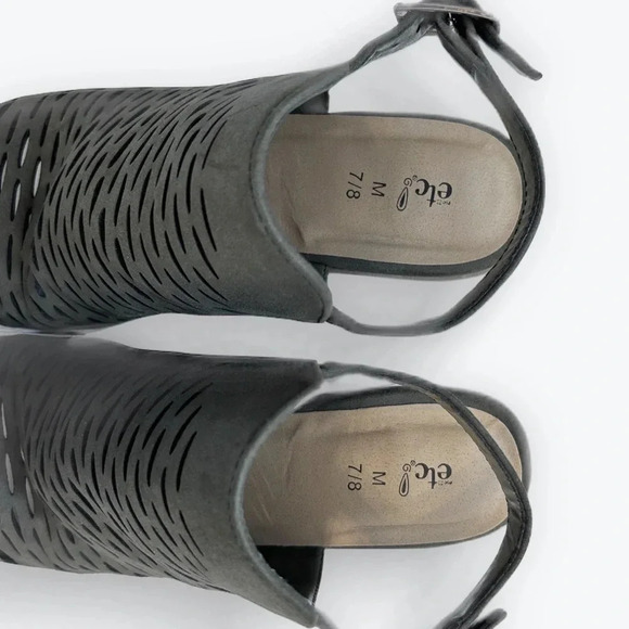 Ankle bootie . Olive green. Size 7/8 - Picture 6 of 7